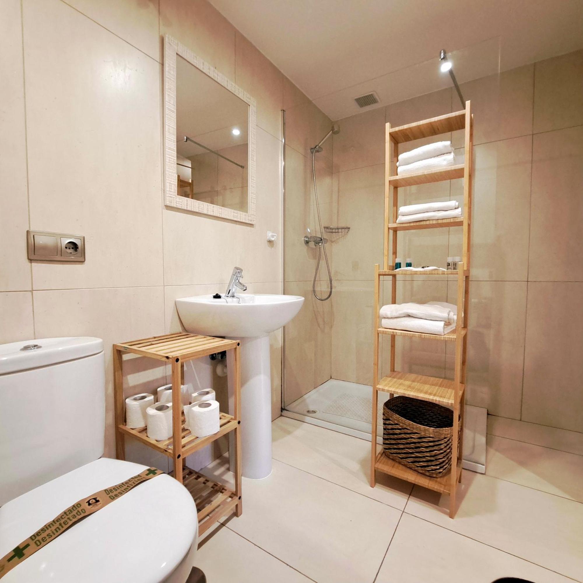 Apartamento Con Terraza Al Puente Romano Cangas de Onis Exterior photo