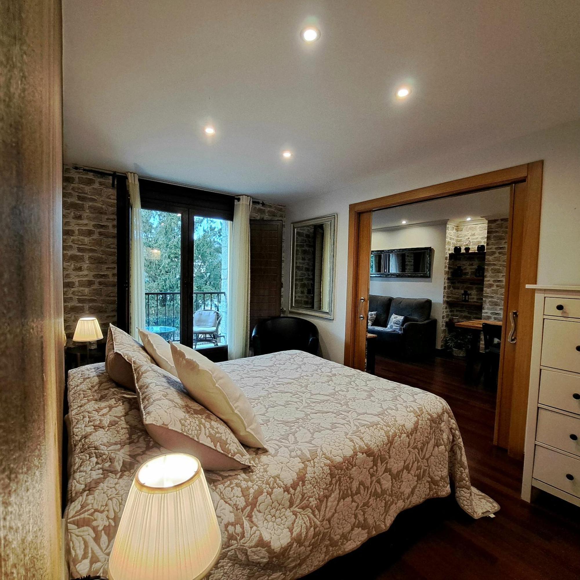 Apartamento Con Terraza Al Puente Romano Cangas de Onis Exterior photo